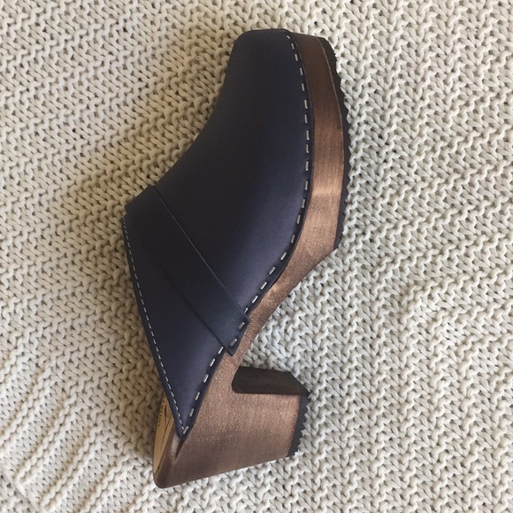 Lottas size 38 Navy dark Wood Clogs - Picture 3 of 4